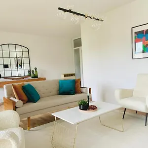 Apartment Family Friendly Work From 2br, Balcony, Wifi, Netflix, Near Basf 
